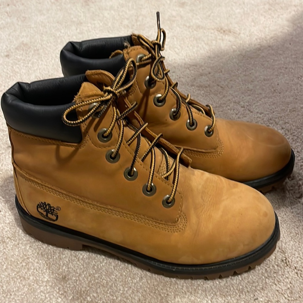 Timberland Size  5.5 Construction Boots near perfect condition.  Worn ONCE!